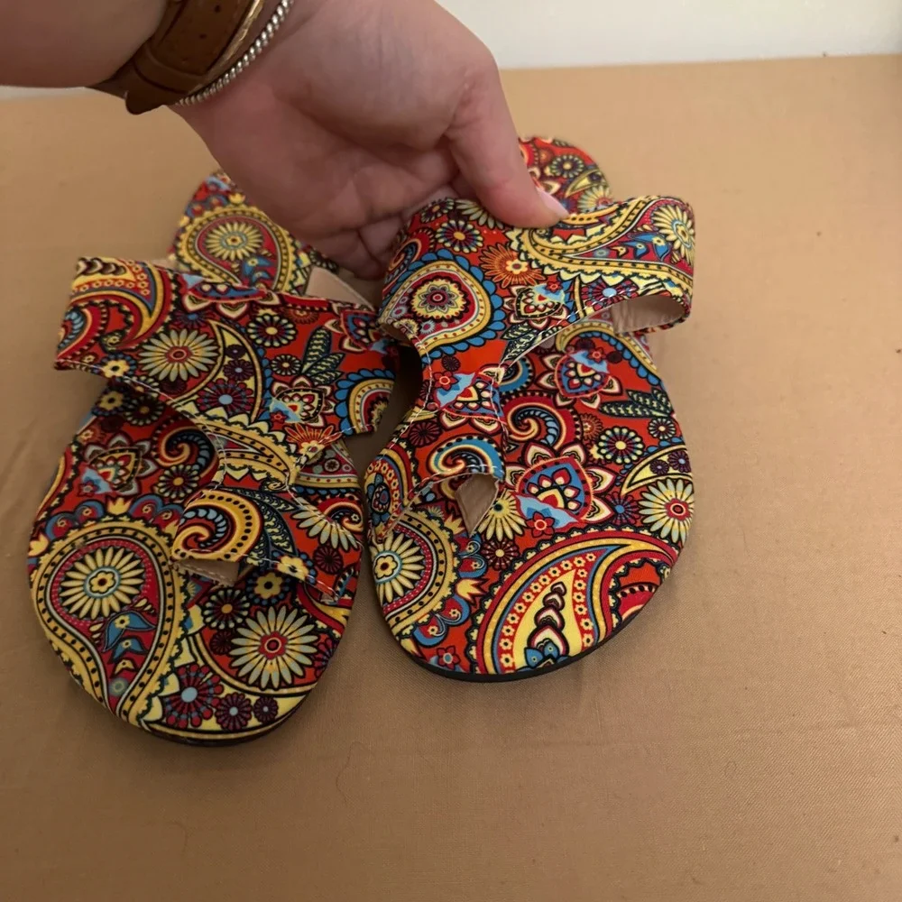 Boho‎ Paisley Print Flat Sandals Women Size 8 Open Toe Slip On